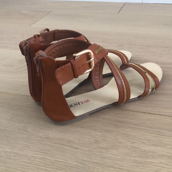 Like New! Sandals, size 8 - Picture 6 of 6